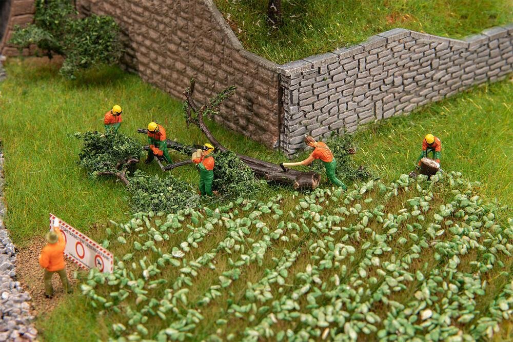 Faller 151690 H0 Waldarbeiter mit moderner Ausrüstung