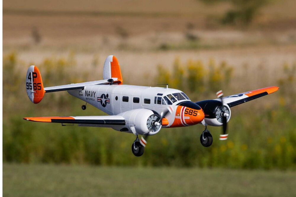 E-flite Beechcraft D18 RC-45J 1,5m BNF AS3X SAFE 3S/4S